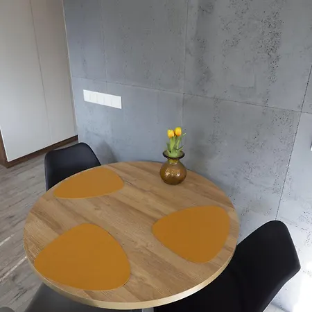 Carpano, Ogrodnicza 7 /